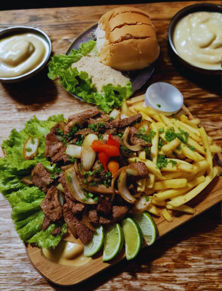Alcatra Acebolada c/ Fritas